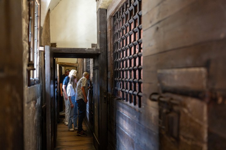 Beleef het verleden tijdens een rondleiding door het middeleeuwse celgebouw